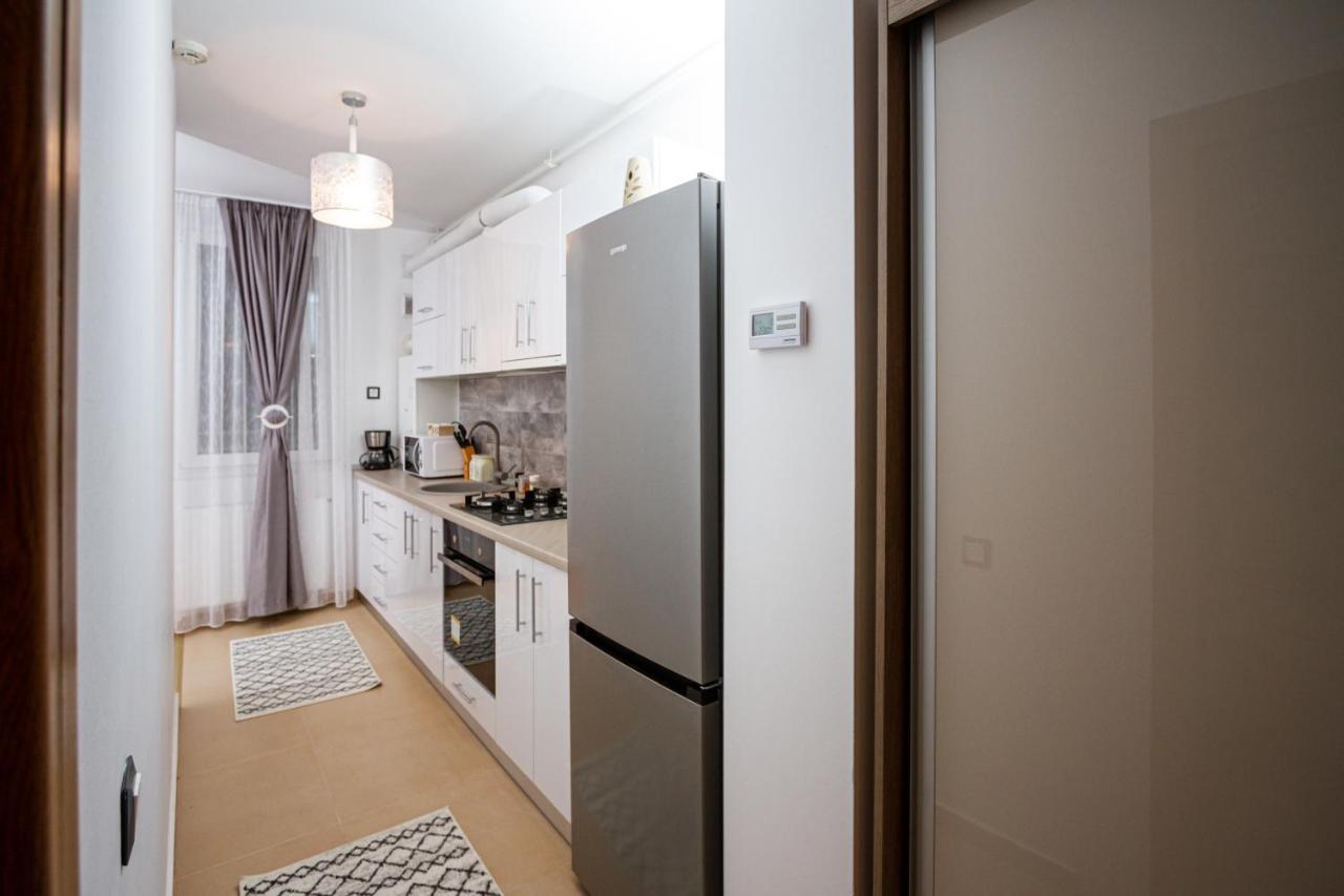 Ra Apartment - Ared Oradea Exteriör bild