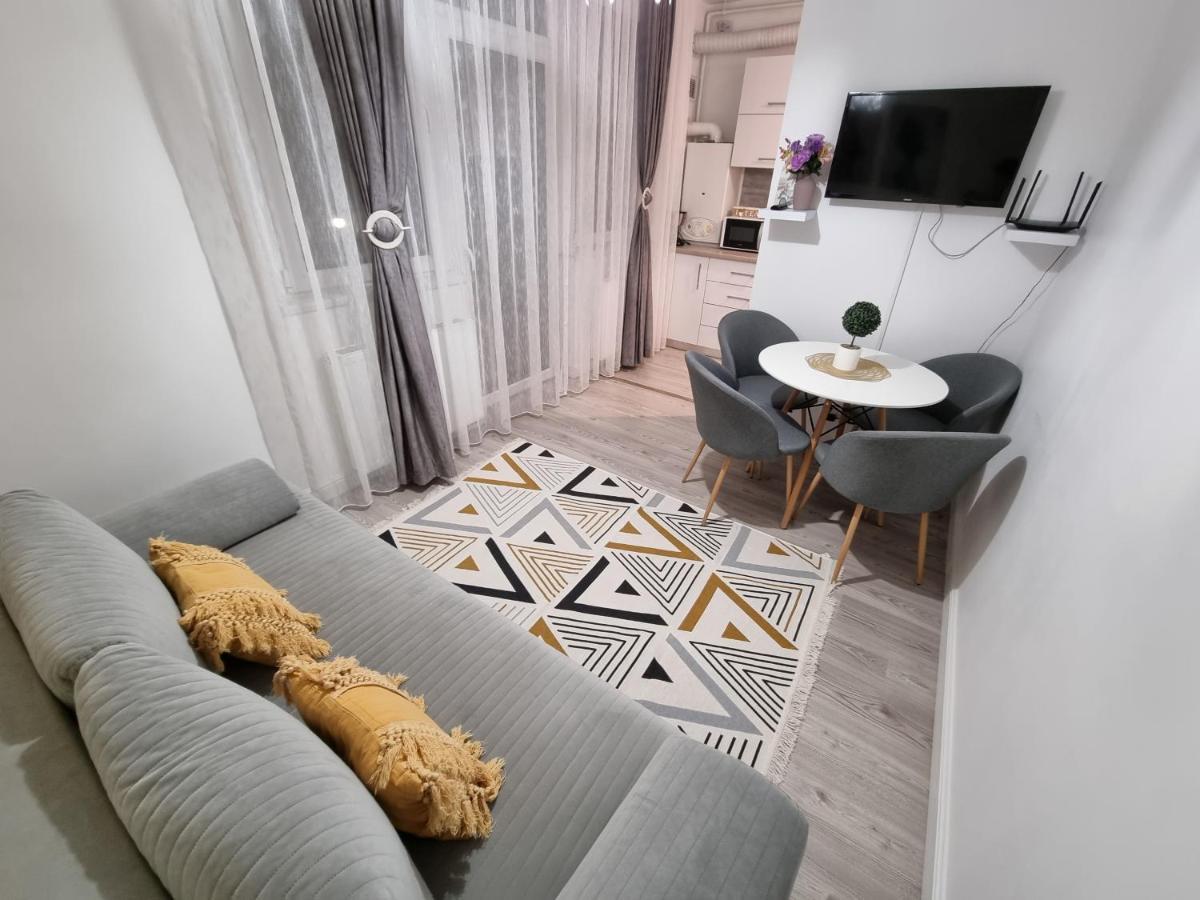 Ra Apartment - Ared Oradea Exteriör bild