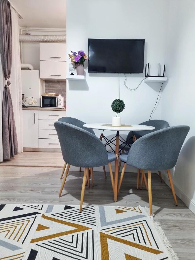 Ra Apartment - Ared Oradea Exteriör bild